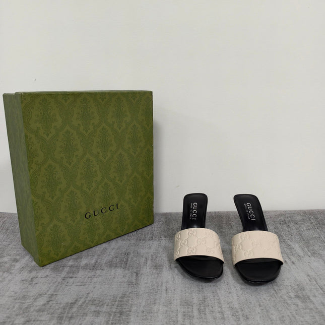 GUCCI 26S MULE SANDALS 85MM IN IVORY WHITE CALFSKIN GG EMBOSSED