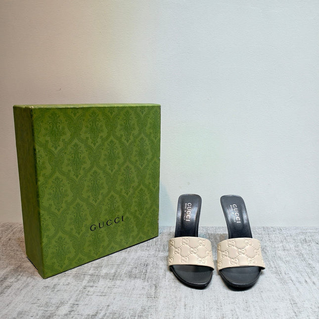 GUCCI 26S MULE SANDALS 110MM IN WHITE CALFSKIN GG EMBOSSED