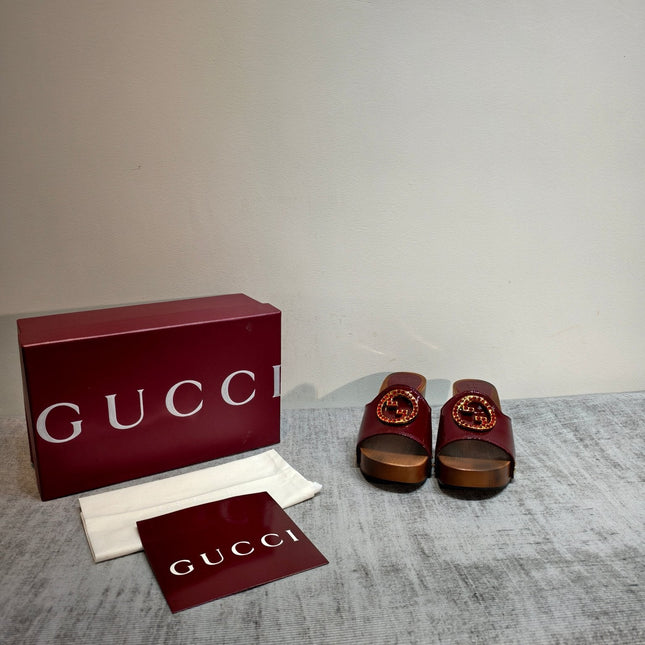 GUCCI 26S PLATFORM MULES IN BURGUNDY RED PATENT CALFSKIN GOLD HARDWARE