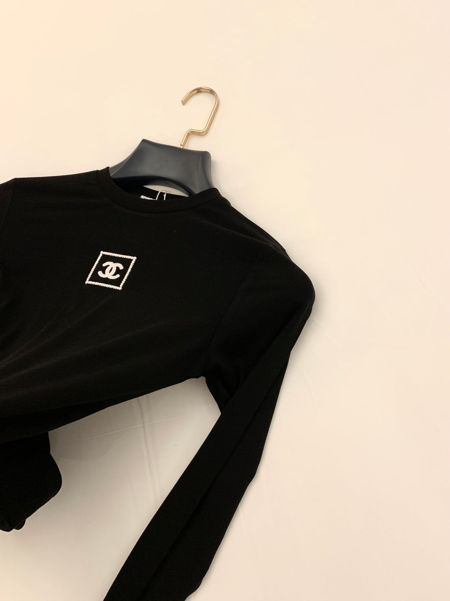 CHANEL 25S LONG SLEEVE T SHIRT STYLE 105