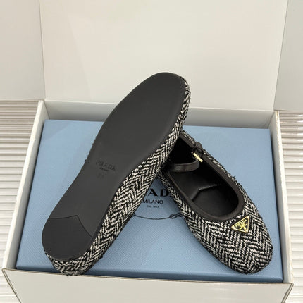 PRADA 26S MARY JANE  FLATS IN BLACK MIX WHITE TWEED