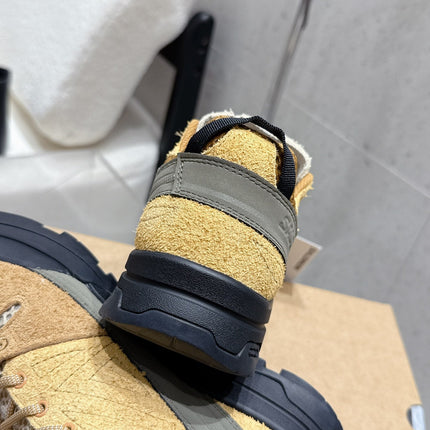 ALO 25S SALOMON AERO GLIDE 3 IN DARK BEIGE AND BLACK SUEDE