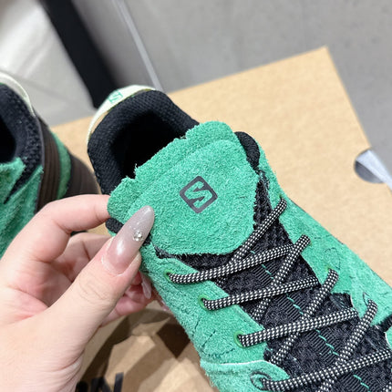 ALO 25S SALOMON AERO GLIDE 3 IN BLACK AND GREEN SUEDE