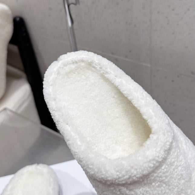 ALO 25S BIRKENSTOCK CLOGS IN WHITE WOOL