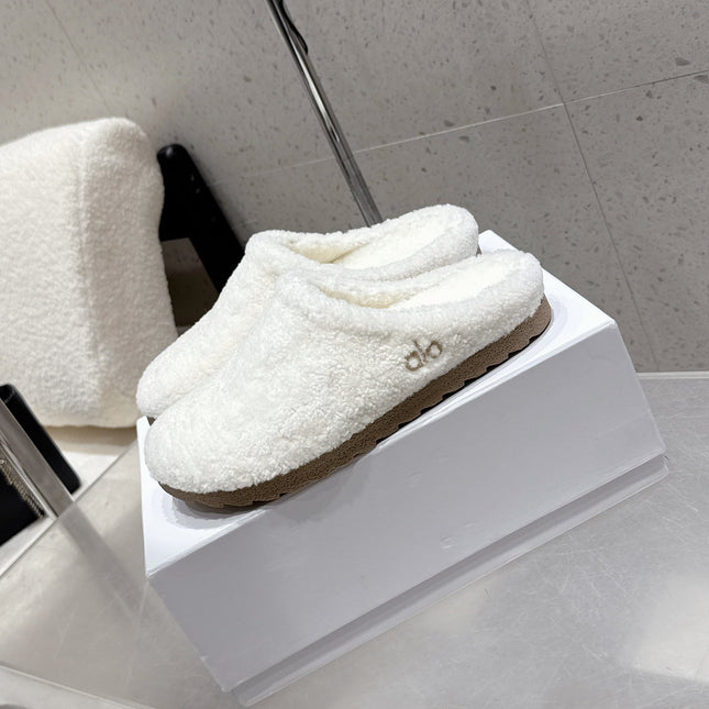 ALO 25S BIRKENSTOCK CLOGS IN WHITE WOOL