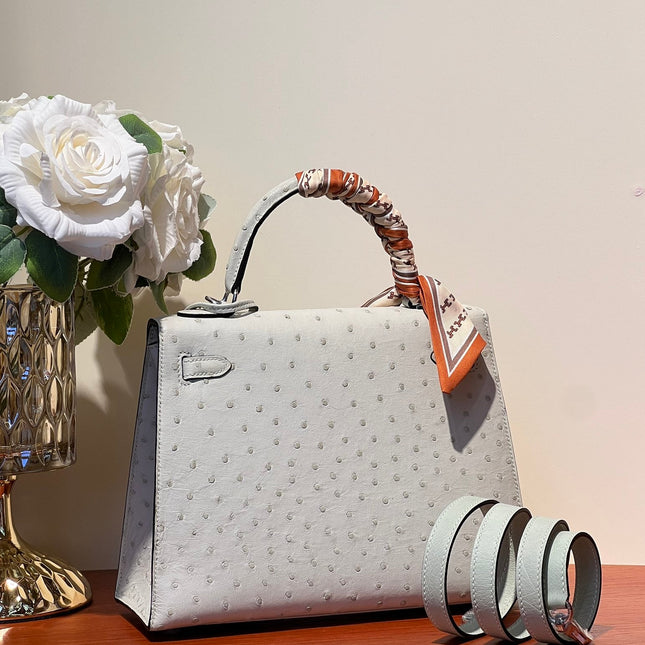 KELLY SELLIER 25 BAG IN PALE GRAY OSTRICH LEATHER WITH SILVER HARDWARE