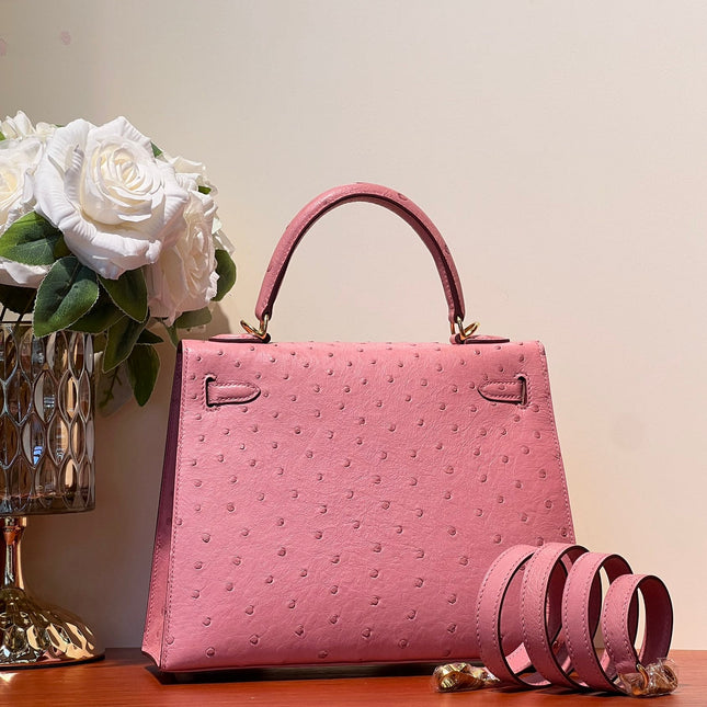 KELLY SELLIER 25 BAG IN SALMON PINK OSTRICH LEATHER WITH GOLD HARDWARE