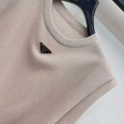 PRADA 26S SLEEVELESS SWEATER STYLE 922