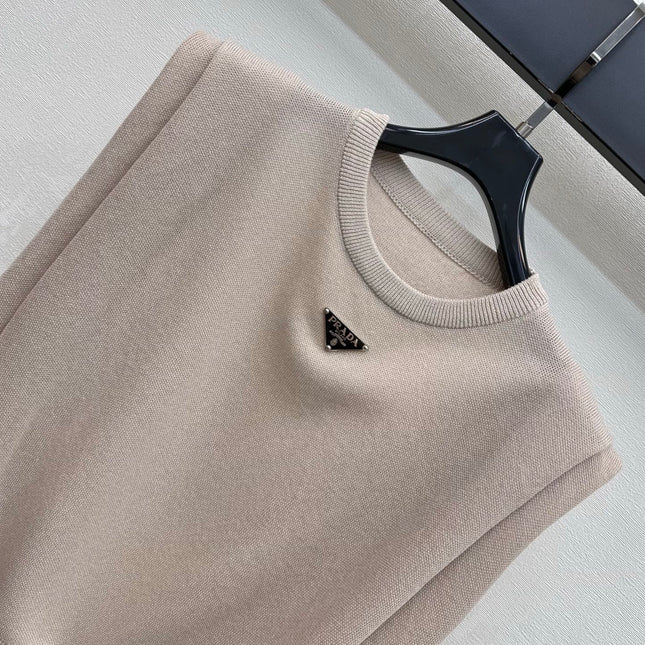 PRADA 26S SLEEVELESS SWEATER STYLE 922