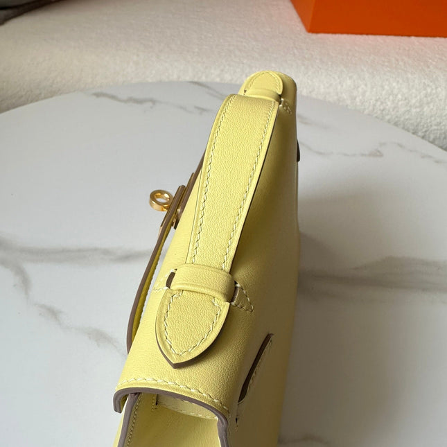 HM KELLY POCHETTE 22 IN LIGHT YELLOW SWIFT LEATHER GOLD HARDWARE