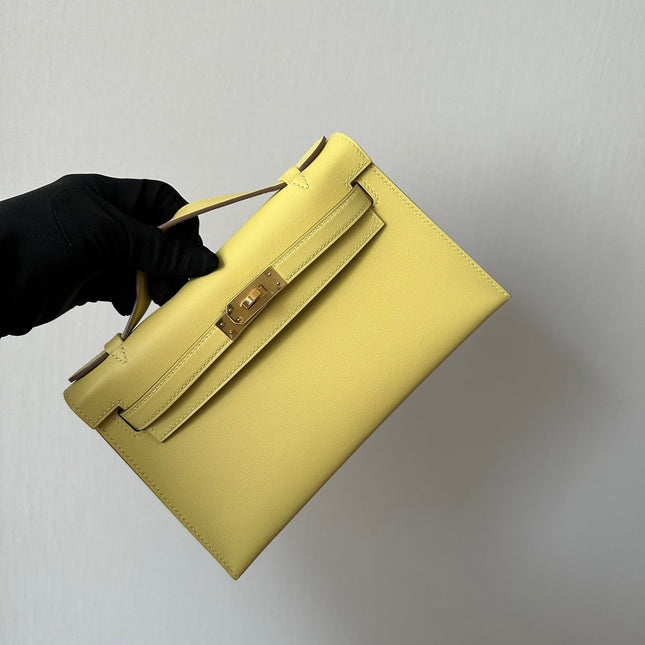 HM KELLY POCHETTE 22 IN LIGHT YELLOW SWIFT LEATHER GOLD HARDWARE