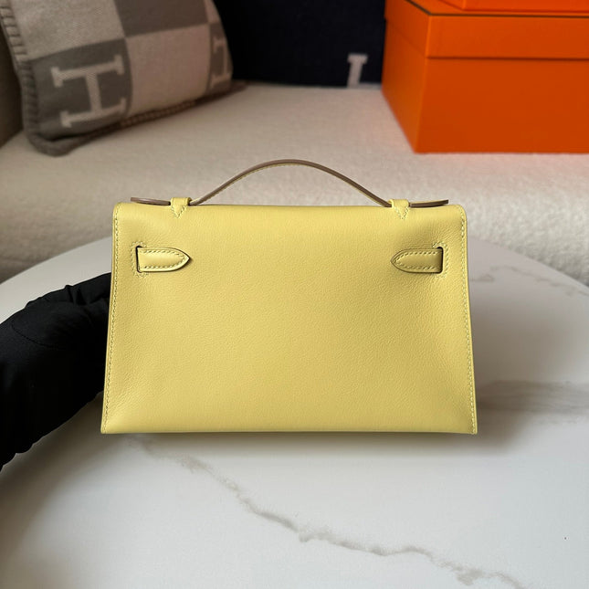 HM KELLY POCHETTE 22 IN LIGHT YELLOW SWIFT LEATHER GOLD HARDWARE