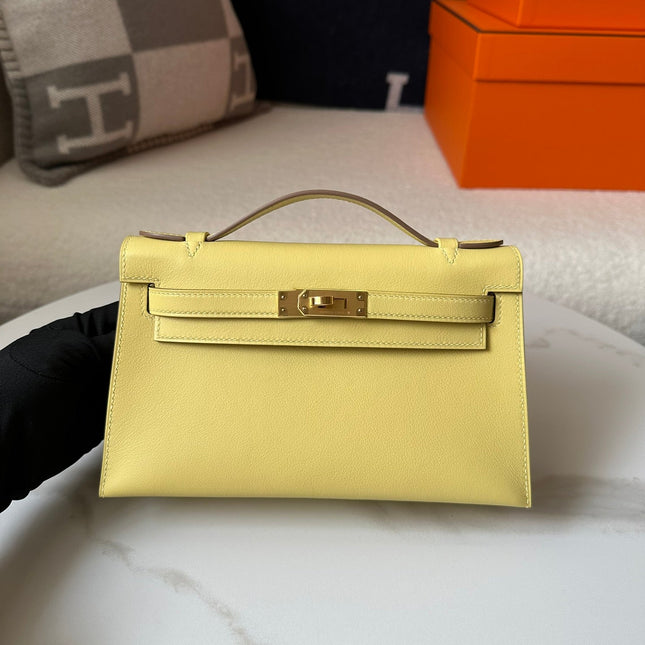 HM KELLY POCHETTE 22 IN LIGHT YELLOW SWIFT LEATHER GOLD HARDWARE