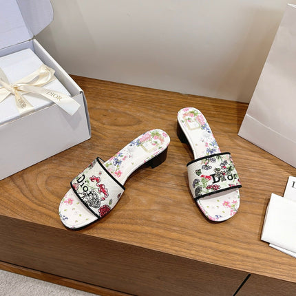 DIOR 26S BLOCK HEEL SLIDE SANDALS IN MULTICOLOR EMBROIDERED CANVAS 002