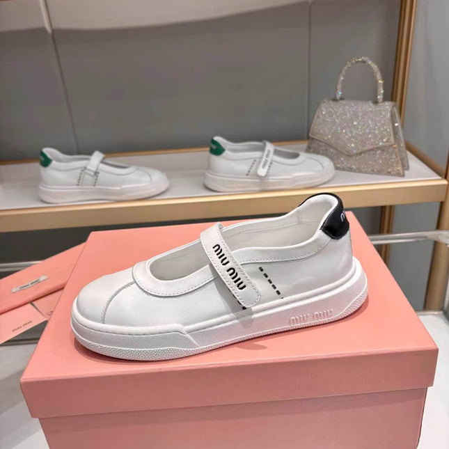 MIUMIU 26S MARY JANE BALLERINAS IN WHITE AND BLACK CALFSKIN