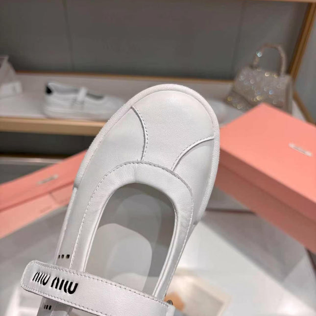 MIUMIU 26S MARY JANE BALLERINAS IN WHITE AND BURGUNDY RED CALFSKIN