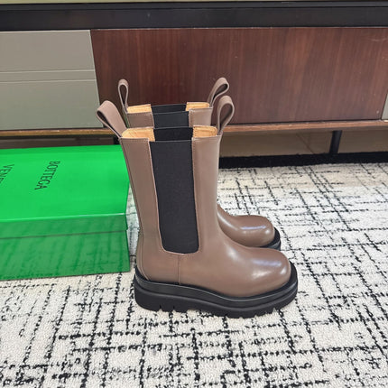 BOTTEGA VENETA 26S MID CALF BOOTS IN BROWN SHINY CALFSKIN