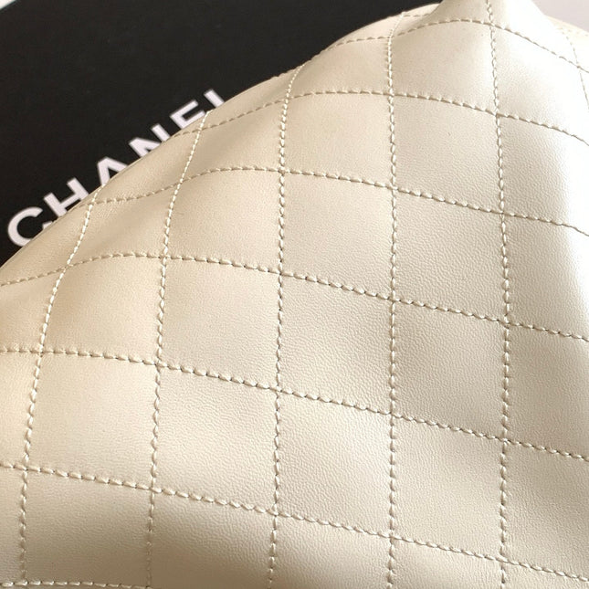 CHANEL 26S HAND BAG 32 IN IVORY WHITE LAMBSKIN GOLD HARDWARE
