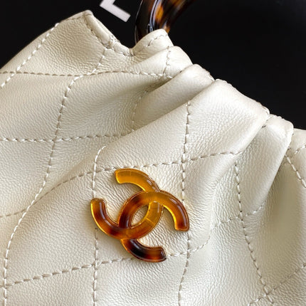 CHANEL 26S HAND BAG 12 IN IVORY WHITE LAMBSKIN GOLD HARDWARE