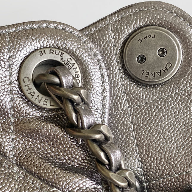 CHANEL 25S HOBO BAG 22 IN LILAC SILVER METALLIC CAVIAR