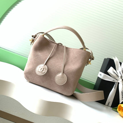 CHANEL 26S BUCKET SHOULDER BAG MEDIUM 29 IN LIGHT BEIGE SUEDE AND CALFSKIN GOLD HARDWARE
