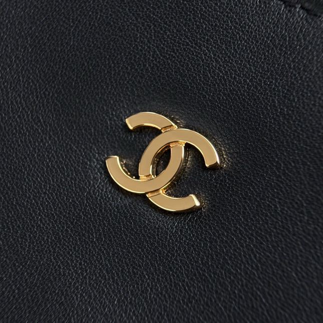 CHANEL 26S SMALL FLAP BAG 21 IN BLACK MESH-WOVEN RAFFIA AND CALFSKIN GOLD HARDWARE