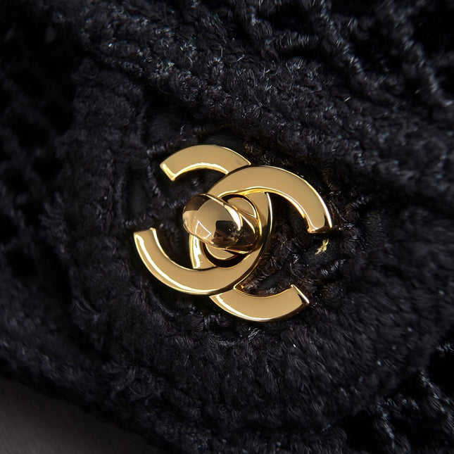 CHANEL 26S SMALL FLAP BAG 21 IN BLACK MESH-WOVEN RAFFIA AND CALFSKIN GOLD HARDWARE