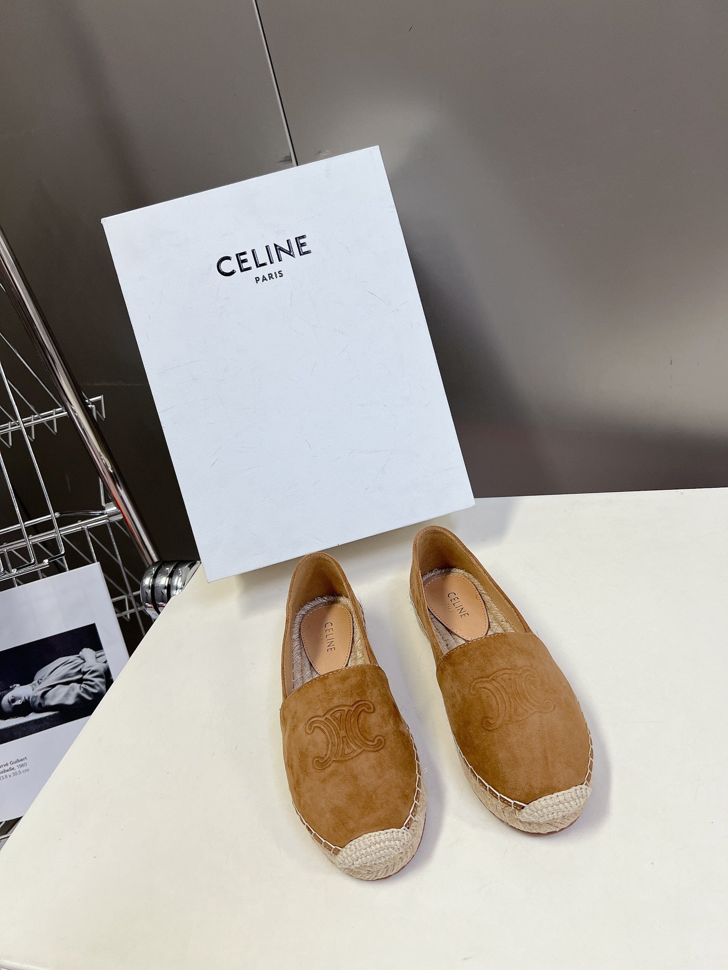 LOAFER IN PEANUT BROWN SUEDE AND WOVEN RAFFIA
