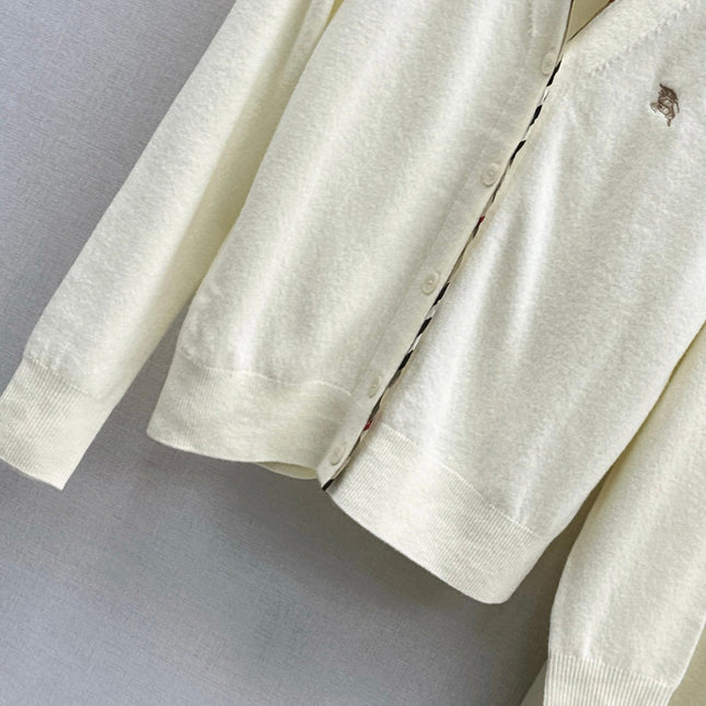 BURBERRY 25S CARDIGAN AND STRAIGHT-LEG PANTS SET 096