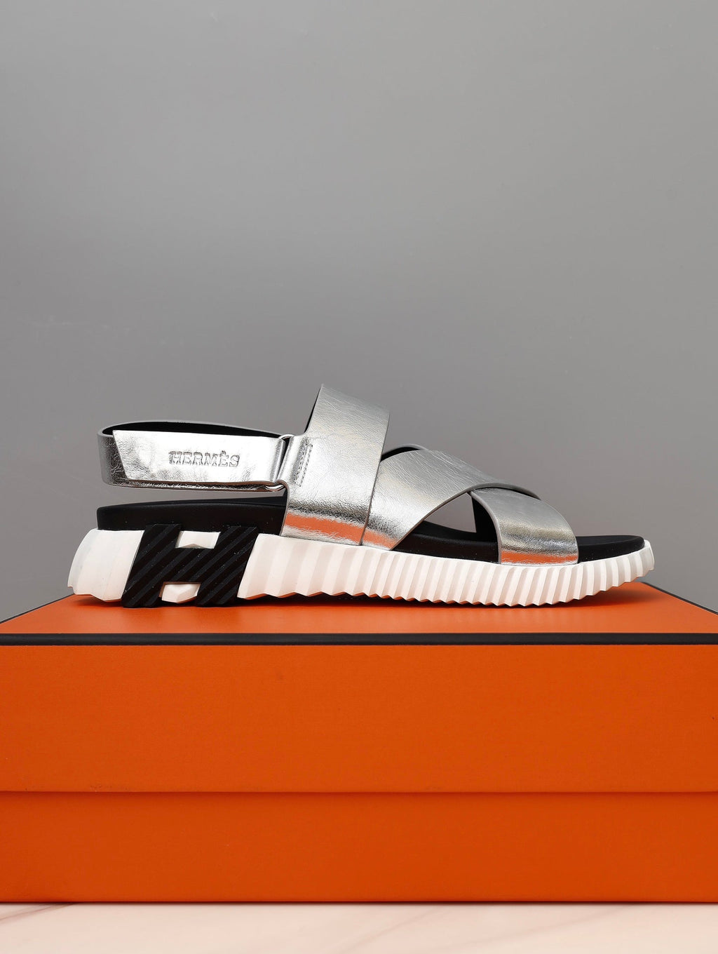 HM ELECTRIC SANDAL SILVER CALFSKIN