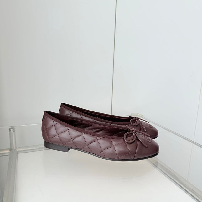 CHANEL 26S BALLET FLATS IN BURGUNDY RED QUILTED CALFSKIN WITH BOW