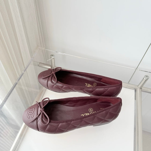CHANEL 26S BALLET FLATS IN BURGUNDY RED QUILTED CALFSKIN WITH BOW