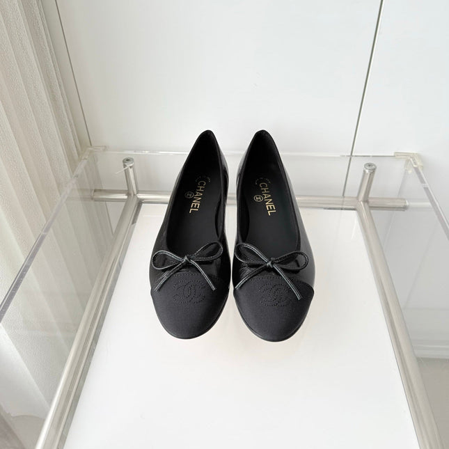 CHANEL 26S BALLET FLATS IN BLACK CALFSKIN WITH FABRIC TOE CAP AND BOW