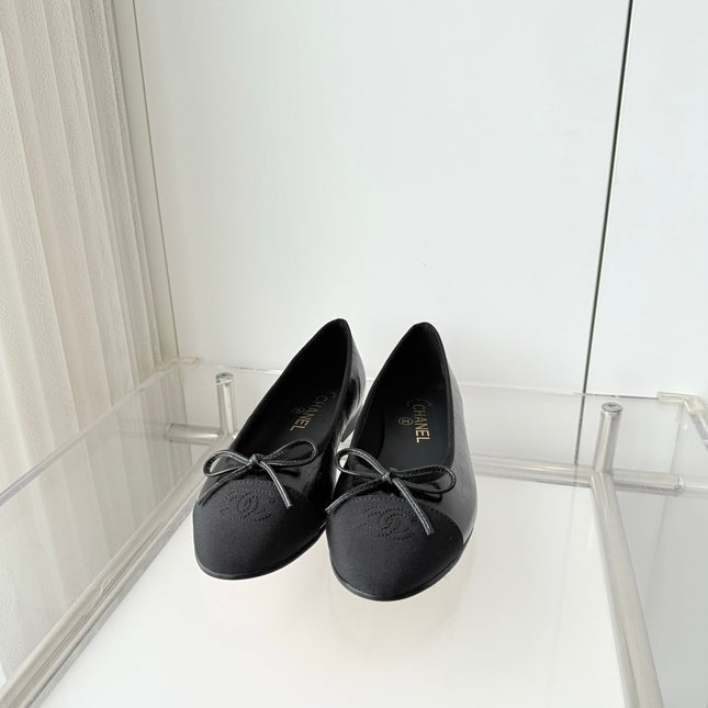 CHANEL 26S BALLET FLATS IN BLACK CALFSKIN WITH FABRIC TOE CAP AND BOW