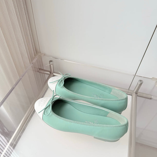CHANEL 26S BALLET FLATS IN MINT GREEN CALFSKIN WITH WHITE TOE CAP AND BOW