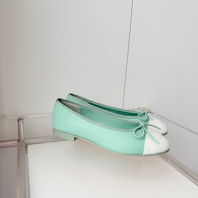 CHANEL 26S BALLET FLATS IN MINT GREEN CALFSKIN WITH WHITE TOE CAP AND BOW