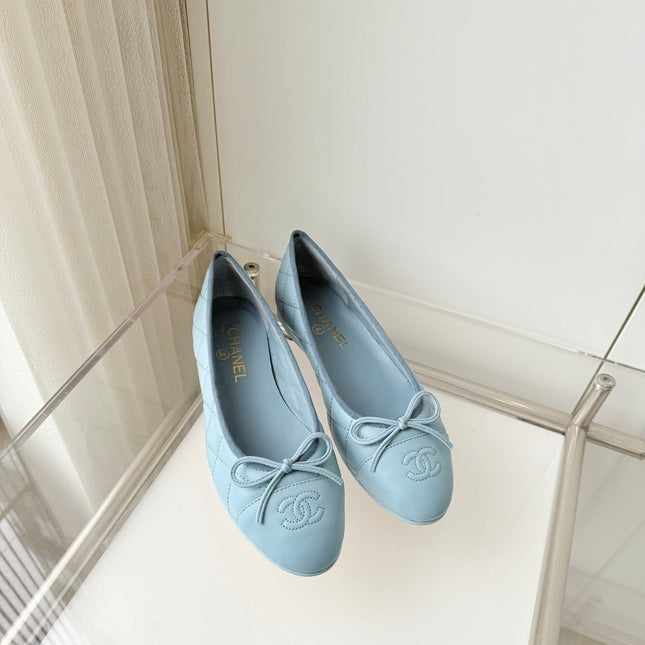 CHANEL 26S BALLET FLATS IN LIGHT BLUE QUILTED CALFSKIN WITH BOW