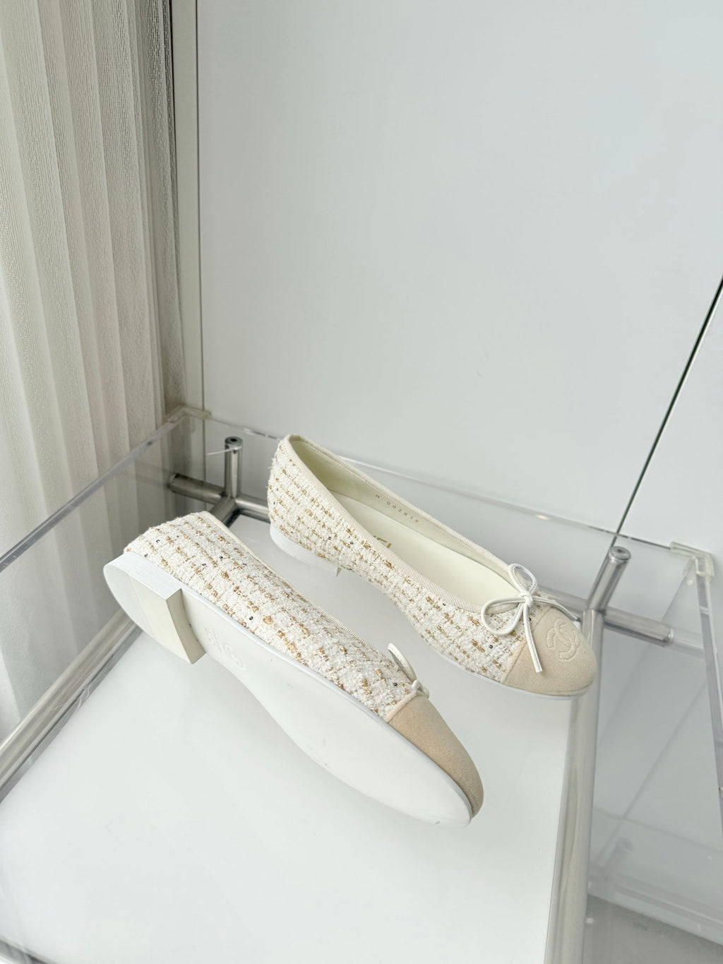 CHANEL 26S BALLET FLATS IN BEIGE TWEED WITH SUEDE TOE CAP & BOW