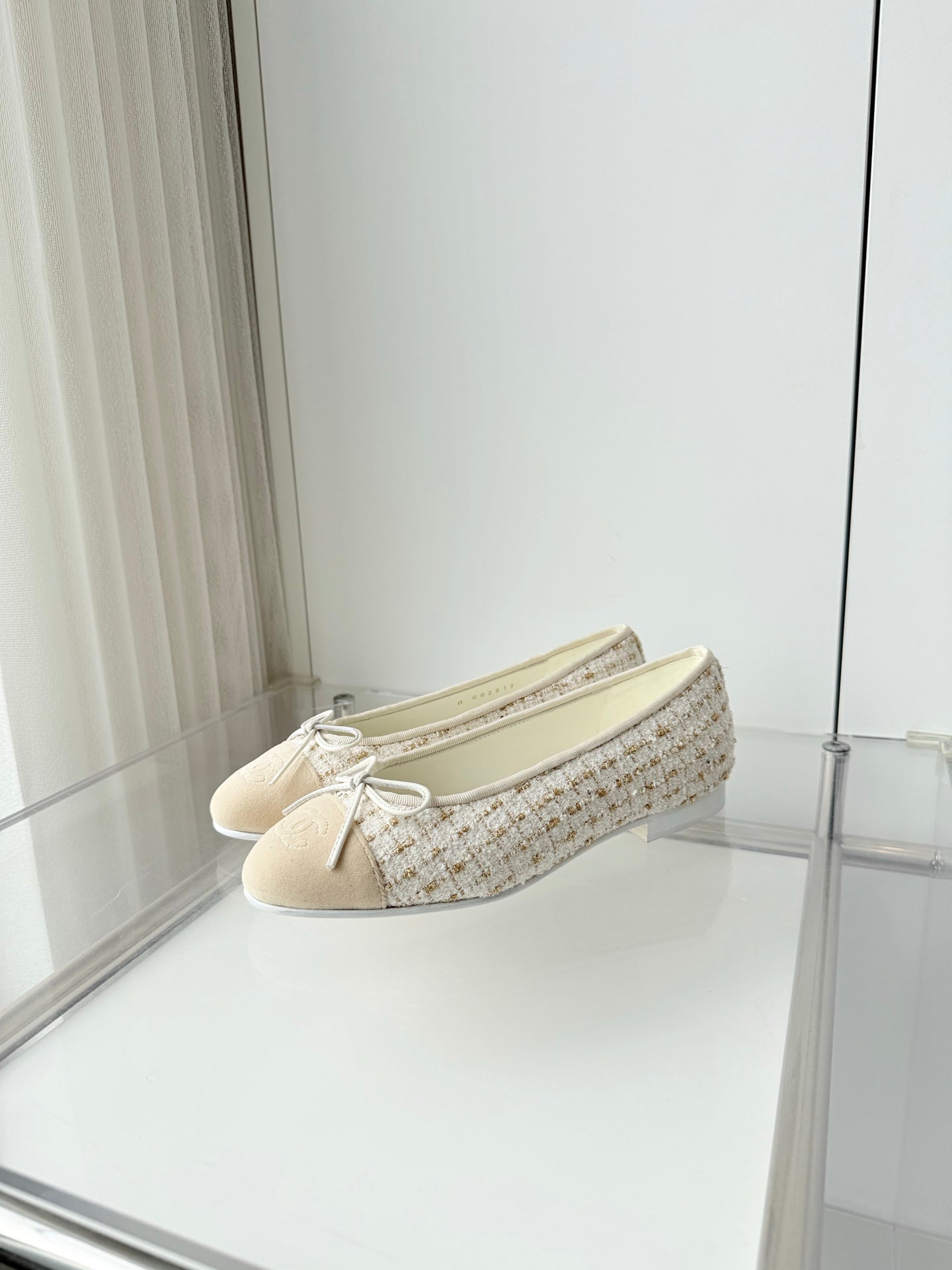 CHANEL 26S BALLET FLATS IN BEIGE TWEED WITH SUEDE TOE CAP & BOW