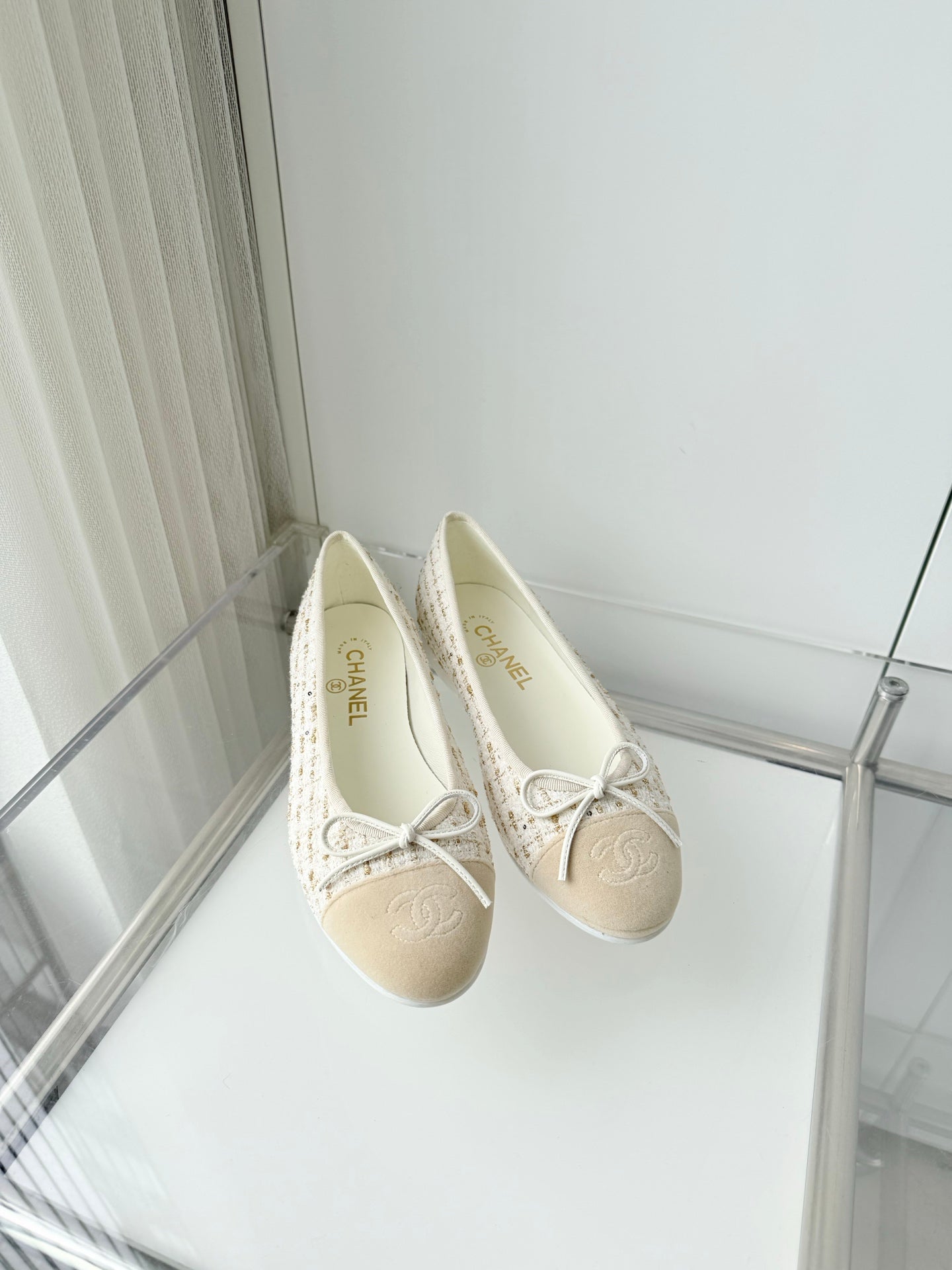 CHANEL 26S BALLET FLATS IN BEIGE TWEED WITH SUEDE TOE CAP & BOW