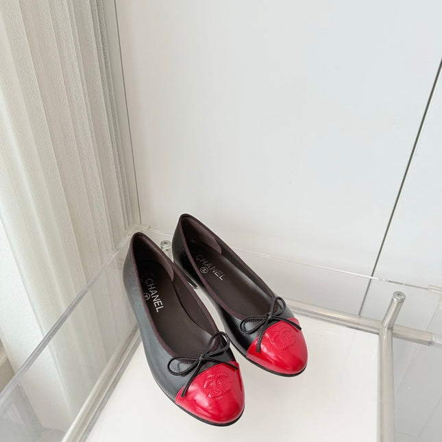 CHANEL 26S BALLET FLATS IN DARK BROWN CALFSKIN WITH RED PATENT TOE CAP & BOW