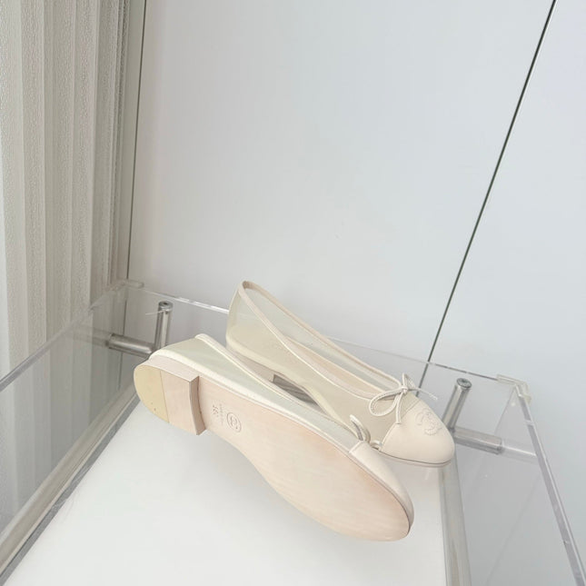 CHANEL 26S BALLET FLATS IN IVORY WHITE MESH AND CALFSKIN WITH BOW