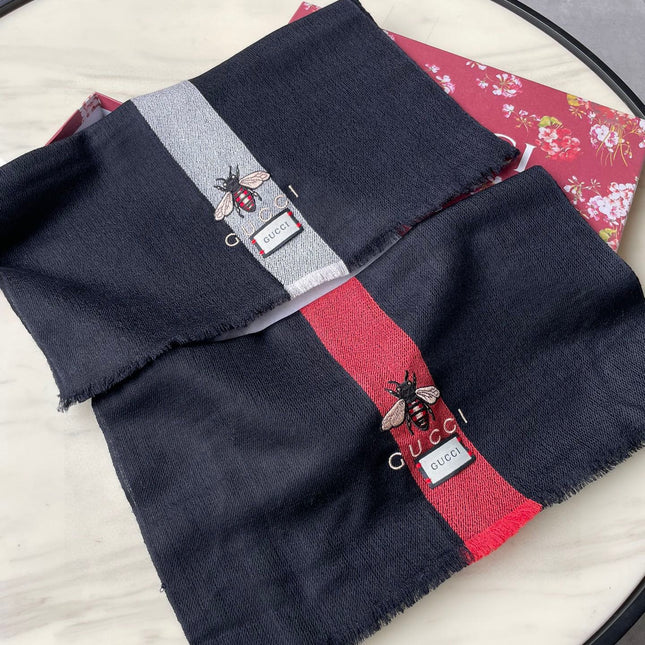 SCARF 200 CM IN BLACK MIX RED CASHMERE WITH EMBROIDERED BEE 407516