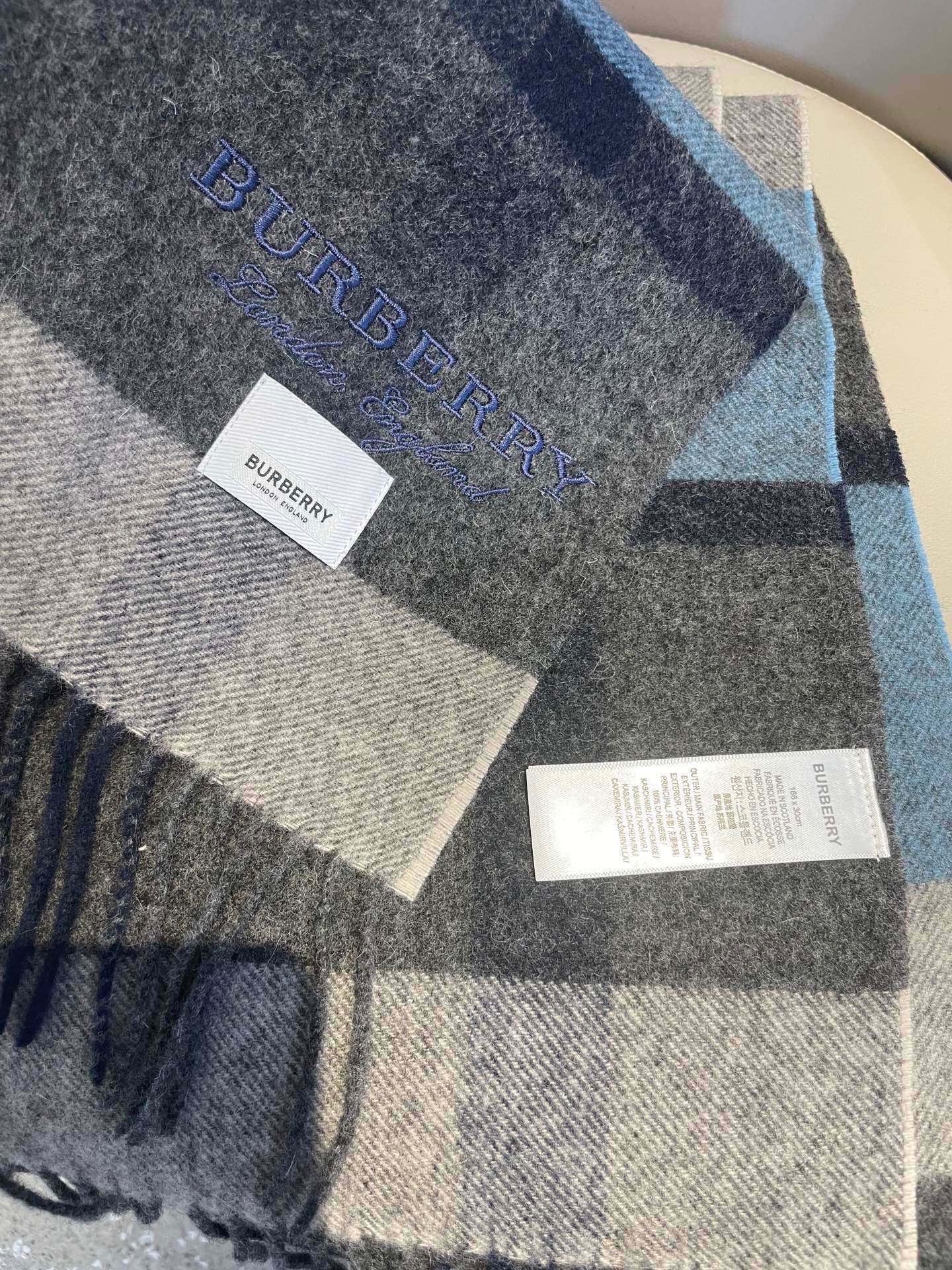 BURBERRY 26S SCARF 180CM IN CASHMERE 160449