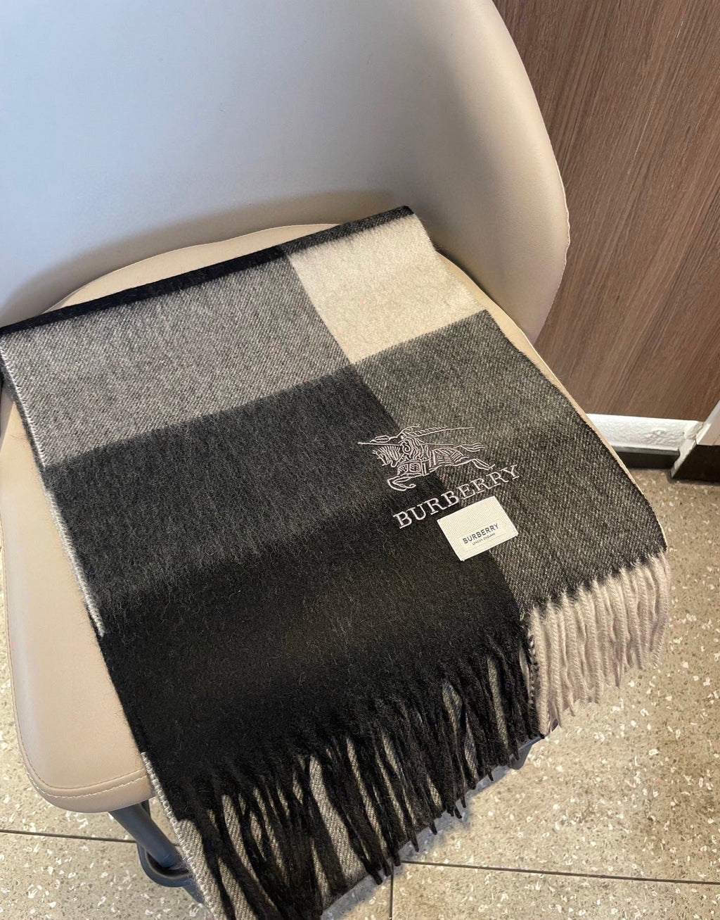 BURBERRY 26S SCARF 180CM IN CASHMERE 163813