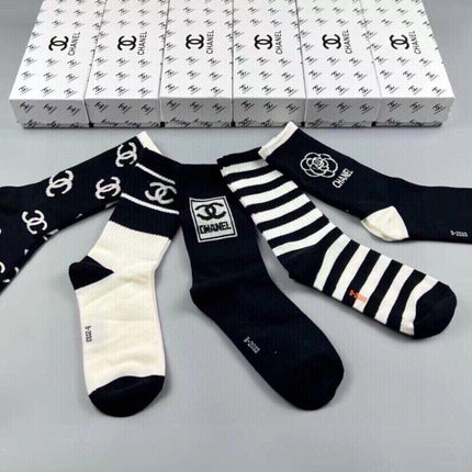 CHANEL 26S CREW SOCKS 410322 (1 BOX)
