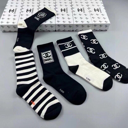 CHANEL 26S CREW SOCKS 410322 (1 BOX)