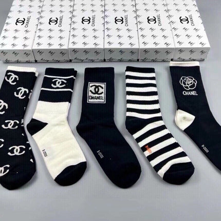 CHANEL 26S CREW SOCKS 410322 (1 BOX)