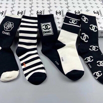 CHANEL 26S CREW SOCKS 410322 (1 BOX)