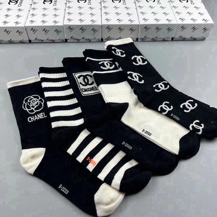 CHANEL 26S CREW SOCKS 410322 (1 BOX)